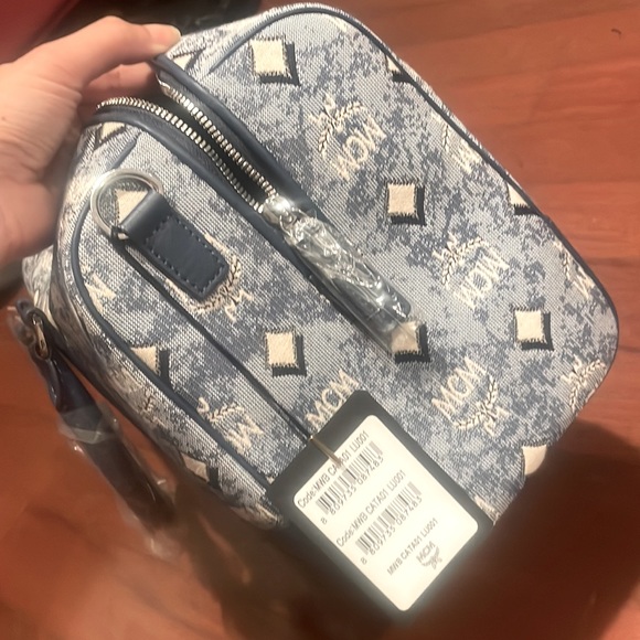 “SOLD!” MCM Medium Duffle Boston Bag - Picture 3 of 6